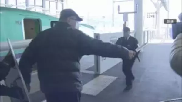 「強盗容疑者が新幹線で青森から北海道へ逃走したという想定」青森県警と道警が合同訓練　新函館北斗駅