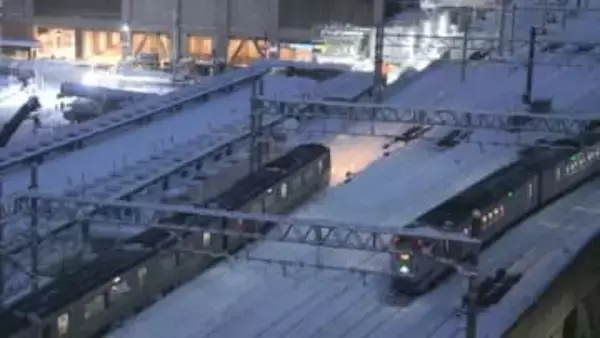 最終は夜9時前！？記録的な大雪で除雪追いつかず…JR北海道、28・29日の札幌発着最終列車を大幅繰り上げ