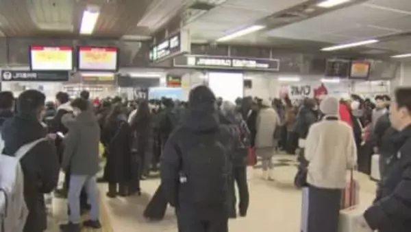 「北海道なめてた」記録的な大雪から2日、札幌の交通機関の混乱続く 新千歳空港では2000人が一夜明かす