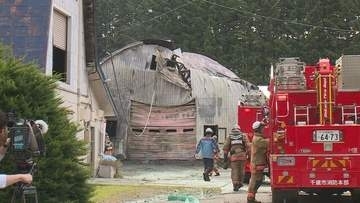 朝の農場に黒煙…千歳市で倉庫が全焼する火災　消火中の隊員1人搬送