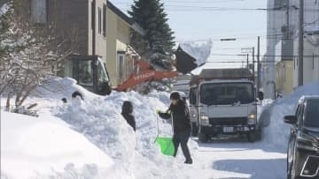 また来た大雪で市民うんざり　連休は気温上昇で落雪などにも注意