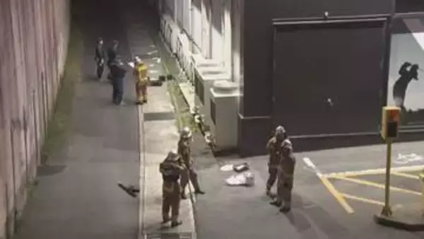 オレンジ色の液体かけられ顔やけどの男　特殊詐欺の疑いで逮捕　受け子か　広島