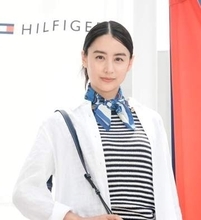 山本美月、自宅ガーデニングで咲いた“小さなひまわり”を披露⇒「根を傷付けそうで…」と悩みも