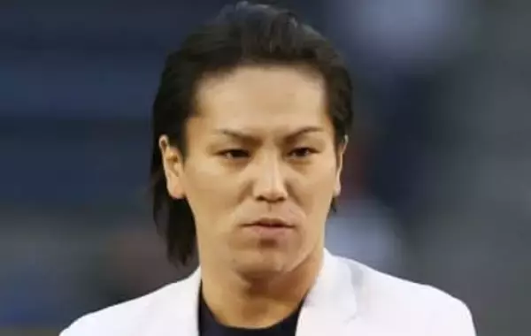 狩野英孝の実家・櫻田山神社にサンド伊達が参拝。笑顔のツーショットに「ご利益がありそう」の声