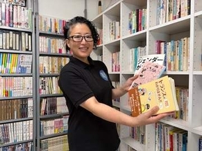 LGBTQ＋図書館が所沢にオープン。“ジェンダー規範の押し付け”に苦しんだ当事者が感じた危機感と本が教えてくれた連帯