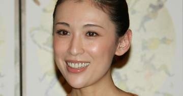 雛形あきこ、写真集ポーズを夫・天野浩成が“自宅で再現”⇒「妙に似合ってる」「この夫婦可愛すぎだろ」