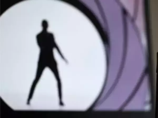 007公式「ジェームズ・ボンドのパスポート見せたる。誕生日は…」→「ぴったり！」「なるほどね！」