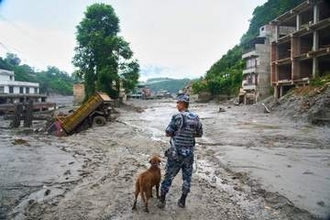 ネパールの土石流は「氷河崩壊」が原因の可能性。集落をのみこんだ洪水、温暖化は関係があるのか