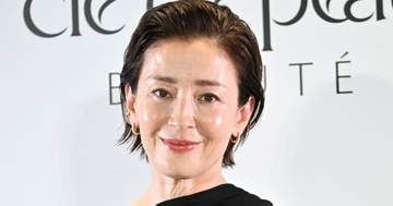 宮沢りえの“最新ショット“に「誰かわかんなかった」と驚きの声⇨ラフな私服コーデとアイテムの着こなしが話題に