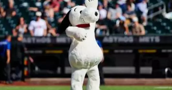 スヌーピー、始球式の“投げ方”に注目集まる⇒「今日のMVP」「愛してるスヌーピー」とファン大興奮