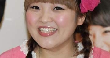 柳原可奈子、7歳長女が“寝たまま3分で着られる晴れ着”で七五三⇒笑顔あふれる家族写真に「こちらまで幸せな気持ちに」