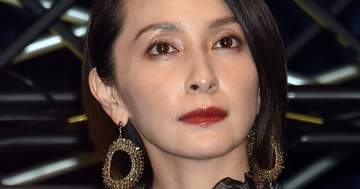 奥菜恵、サングラスの跡がつかない“工夫”が意外だった⇨「真似する」「ガサツと丁寧のせめぎ合いで笑いました」