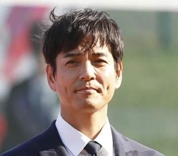 沢村一樹、毛糸の帽子をかぶる飼い猫へ愛があふれる⇒「ドヤ顔かわいい」「満足げなお顔」の声