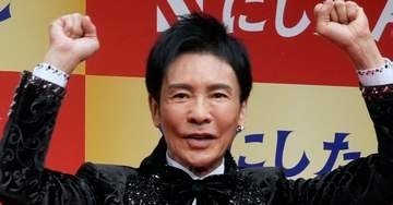 郷ひろみ、タオルを使った腹筋トレーニングを紹介⇨「明日から始めます！」「お腹にジワジワ効く」の声