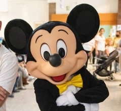 歌舞伎俳優愛用のディズニーグッズがゴージャスすぎる→海外パーク限定品だった