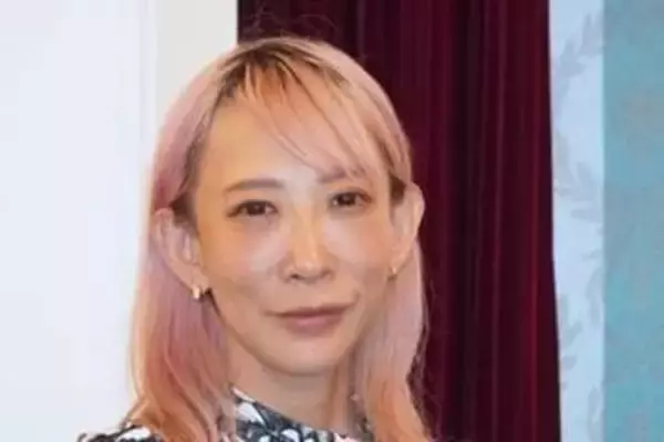 蜷川実花が「映画ちいかわ」のボンドロシールをリメイクするとこうなる⇒「センスがすごくよい！」と反響