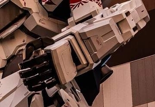 お台場の「実物大ガンダム」、夕焼けの空と撮ると…⇨アニメの“起動シーン”そっくりの光景に「最高のカタルシス」