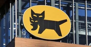 エレベーターがなかった時代の「はしご付き引越専用車」に「こんな車があったなんて」「初めて知った」と驚きの声【ヤマト運輸】