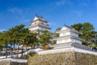 島原城の石垣を登る自衛官⇒雑草と一体化しすぎで「迷彩服すげー」「令和の忍者」と反響