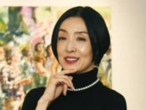 【心の奥まで潤いそう】草刈民代の"器（うつわ）"の楽しみ方に感嘆「ゆったり」「素敵」