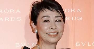 安藤優子、ZARAのパンツの“オールブラック”コーデが素敵すぎる⇨透け感があって「カッコいい」「さすが」の声