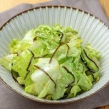 【レタス、サラダだけじゃもったいない！】「え、この使い方優勝すぎ…」「気づいたら丸ごと消えてる」リピ確実の激ウマレタスレシピ4選