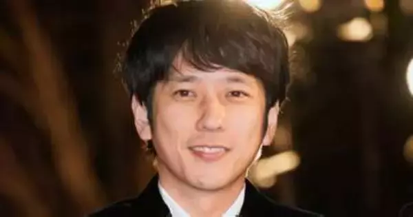 二宮和也の主演映画「8番出口」海外版ポスターに「天才だわ」「センス良すぎ」と大反響。デザイン賞受賞の日本版と比べると？
