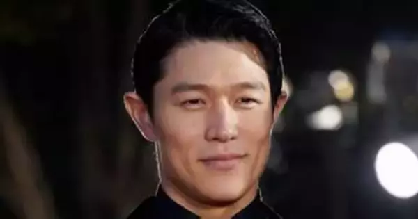 鈴木亮平、『シティーハンター2』撮了の“ゆで卵動画”に反響⇨爽やか笑顔に「楽しそう」「むき方がとても丁寧」