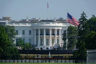 ホワイトハウスの新たな改装に「展示場みたい」と酷評の声。トランプのゴールドへのこだわりは健在