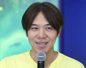 ロッチ・コカド、鎌倉の人気生地店でお宝発見⇨1180円のビンテージ生地に「最高！白いTシャツを作りたい」