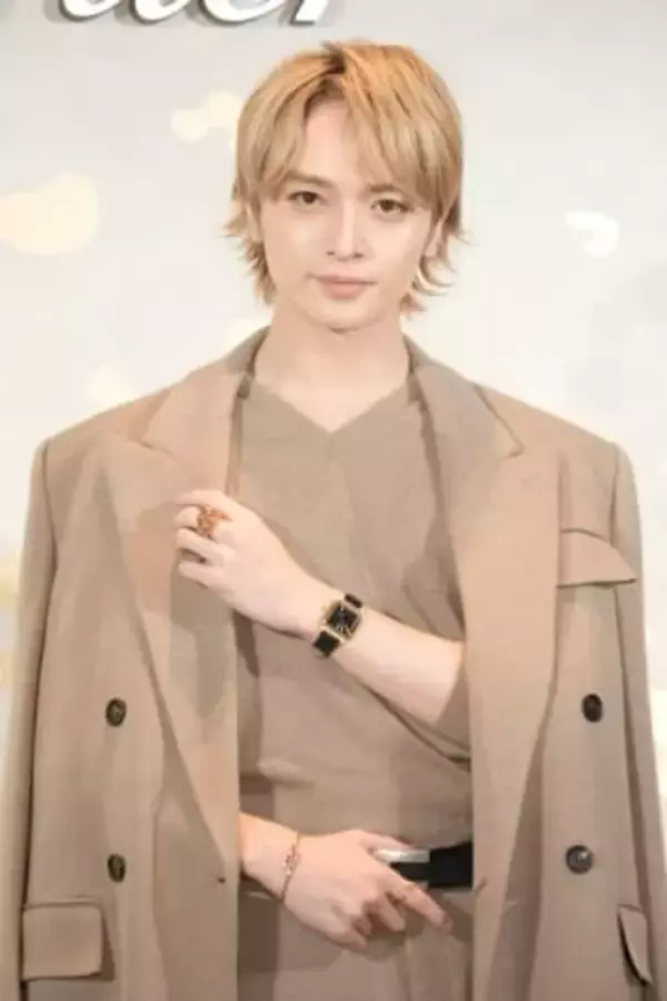 キスマイ玉森、シール帳作りに初挑戦。集めたシールが「独特すぎる」「斬新」と話題に