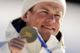 “6連”金メダル写真の画力が強すぎて「もはやAI」。「史上最強」ノルウェー選手の投稿が話題