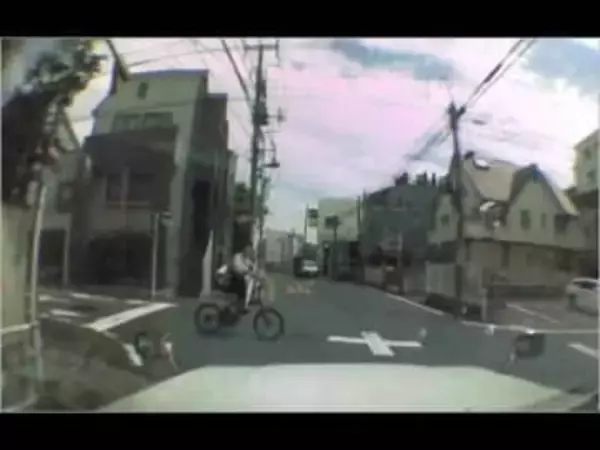 一時停止を無視した「自転車」が車と衝突。事故を捉えたドラレコ映像、静岡県警が公開