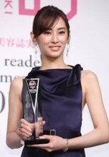 手芸好きの北川景子、手作りのシックな手提げバッグに絶賛の声「大人になってもずっと持てそう」