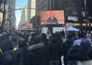 ニューヨーク市長・マムダニ就任100日〜その“人たらし”能力に驚愕する