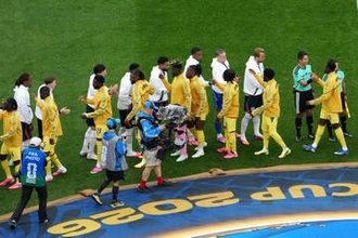 【W杯】レイプ容疑のガーナ代表選手、相手選手からの抗議と見られる行動に注目集まる