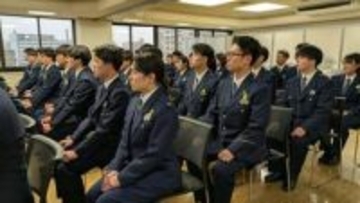 岩手県警を代表して剣道や柔道などの鍛錬に集中的に取り組む警察官「術科特別訓練員」の指名式　盛岡市