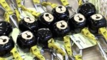 町とアウトドアメーカーが協力 クマの被害から子どもたちを守る取り組み　全校児童にクマ鈴配布　岩手