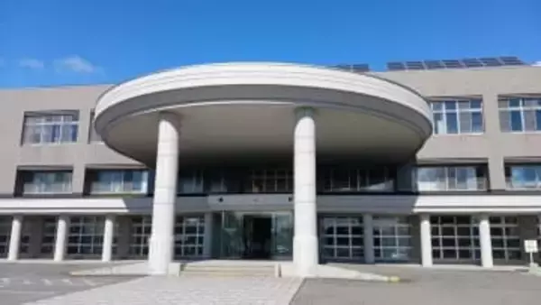 破砕機に腕を挟まれた状態で会社員男性(55)を発見　病院搬送後に死亡を確認　工場で1人で作業　秋田・小坂町