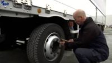 荷物の輸送量が増える季節を前に　運輸局がタイヤボルトの締め付け具合やアルコールチェック実施の立ち入り点検　岩手・紫波町