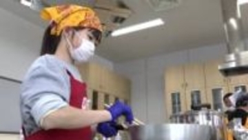 「トマトクリームパスタ」と「ホイル焼き」の2品を調理　岩手県産サーモンを使った親子料理教室