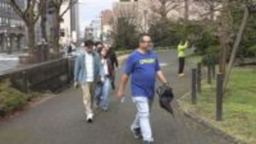 半袖姿で歩く観光客も　盛岡で早咲きのサクラが開花　岩手県内各地で気温上昇　国の天然記念物・石割桜はつぼみ