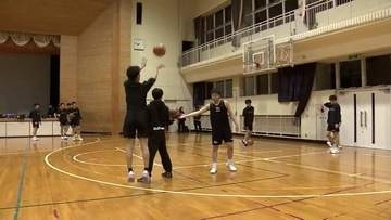 「地元選手を育成し活性化を」バスケットボール、岩手ビッグブルズ18歳以下のユースチーム設立　練習を公開　盛岡市