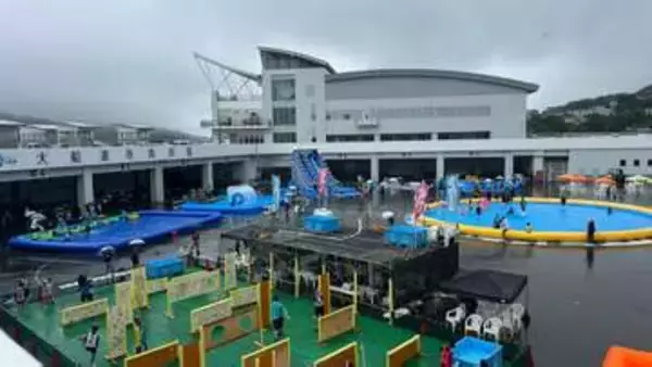 「勢いがすごい」「やばいです」　巨大プール、巨大スライダーに子どもたちの笑顔弾ける　大船渡でウォータースプラッシュ開催　岩手