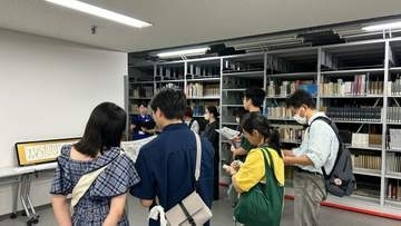 「普段、見られないのでせっかくだから来たいと思って来ました」岩手県立図書館が普段は入ることができない集密書庫を特別開放　盛岡市