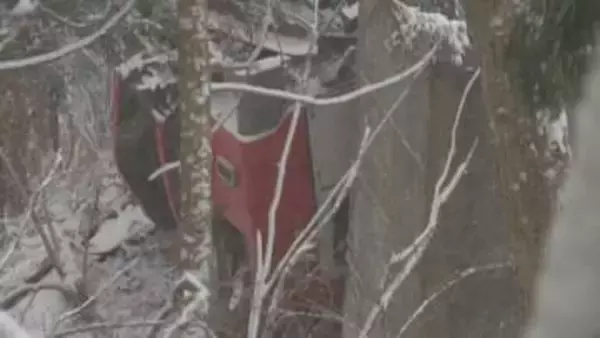 秋田内陸縦貫鉄道が脱線、転覆　乗客なし　50代の運転士の男性も命に別状なし