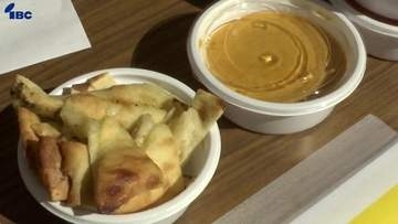 インド、ネパール、アメリカなど世界各国の料理が揃う　ハラルやヴィーガン対応も　もりおかワールドグルメフェスティバル