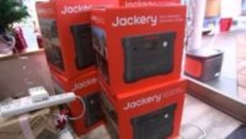 道の駅でポータブル電源を使ったイルミネーションの点灯式　ソーラーパネルで充電すれば最大72時間の電力を賄える見込み　災害対策に期待　盛岡市