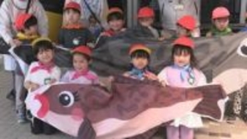 全国有数の水揚げ量を誇る「宮古の真鱈」がモチーフ　「こいのぼり」ならぬ「たらのぼり」掲揚式　こどもの日に向けた取り組み　岩手