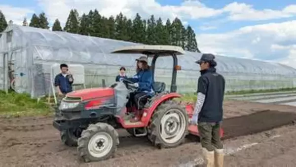 大学生が紫波町の畑で野菜の栽培を体験　初めての苗植え行われる　収穫までの様子をSNSで発信　岩手